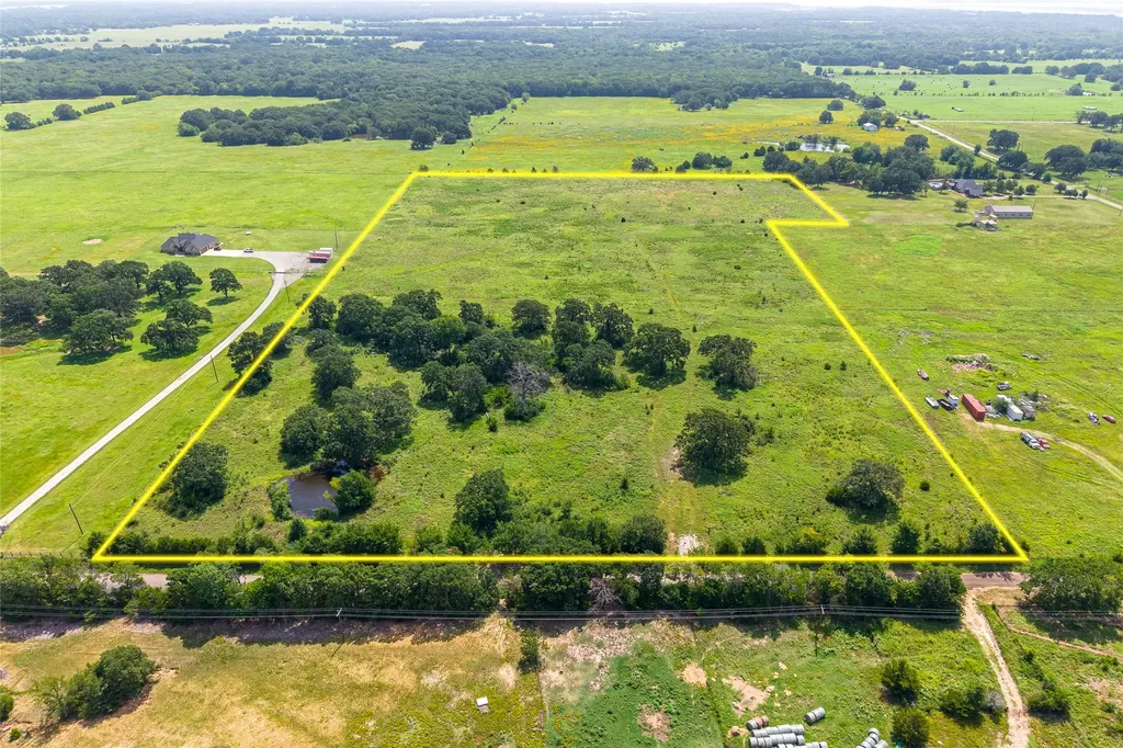 7414 Cr 2610 Bonham TX 75418
