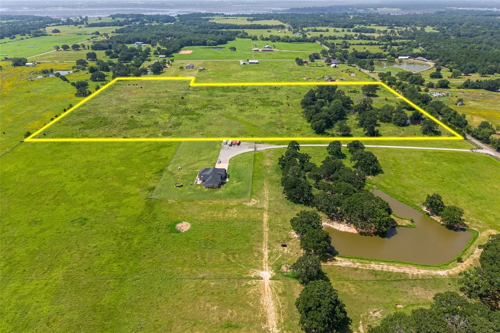 7414 Cr 2610 Bonham TX 75418