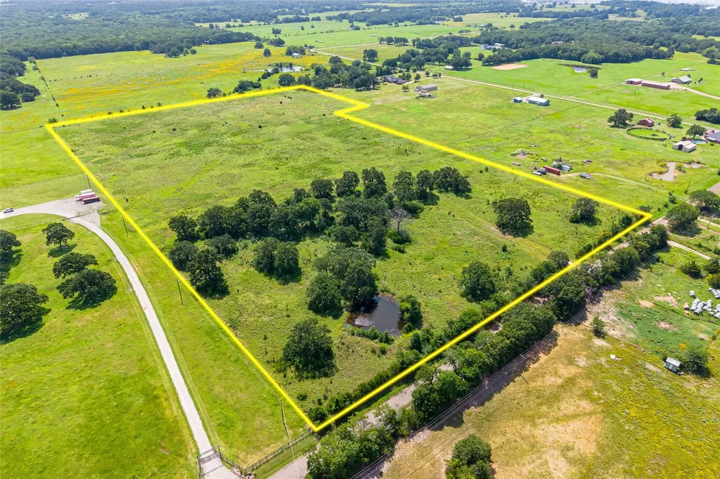 7414 Cr 2610 Bonham TX 75418