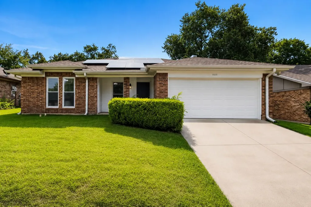 6613 Constitution Drive Watauga TX 76148