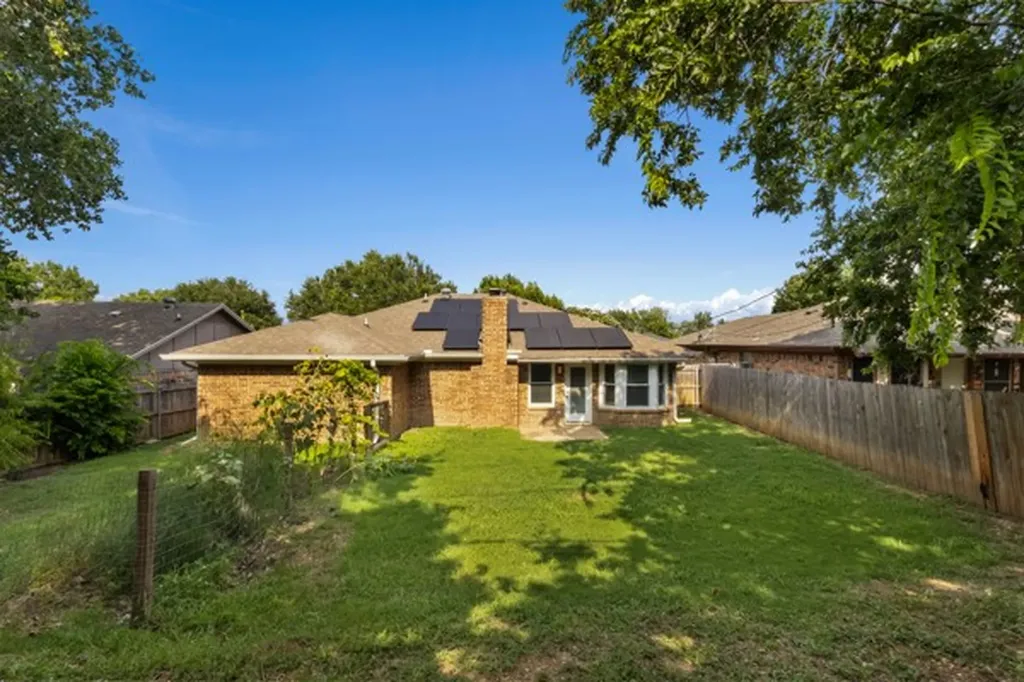 6613 Constitution Drive Watauga TX 76148