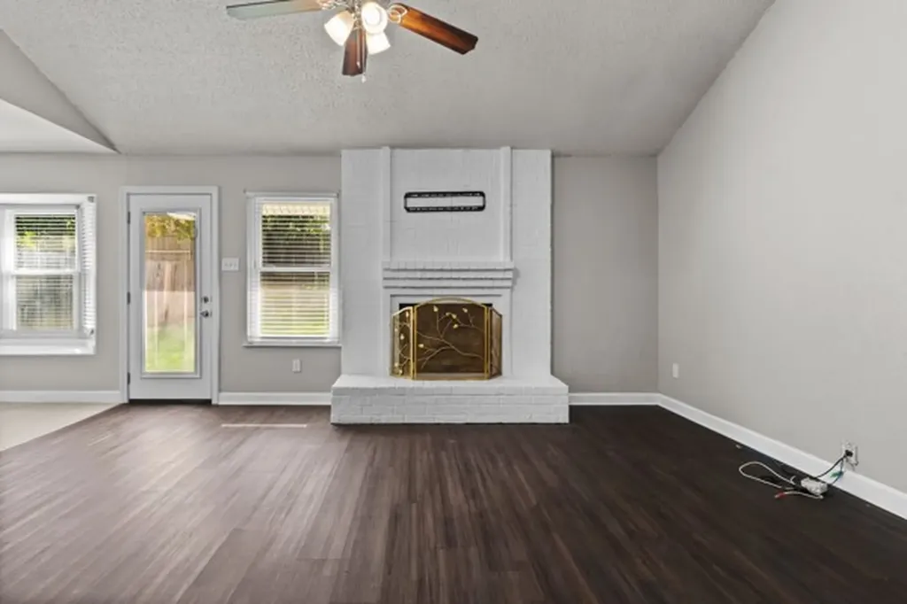 6613 Constitution Drive Watauga TX 76148