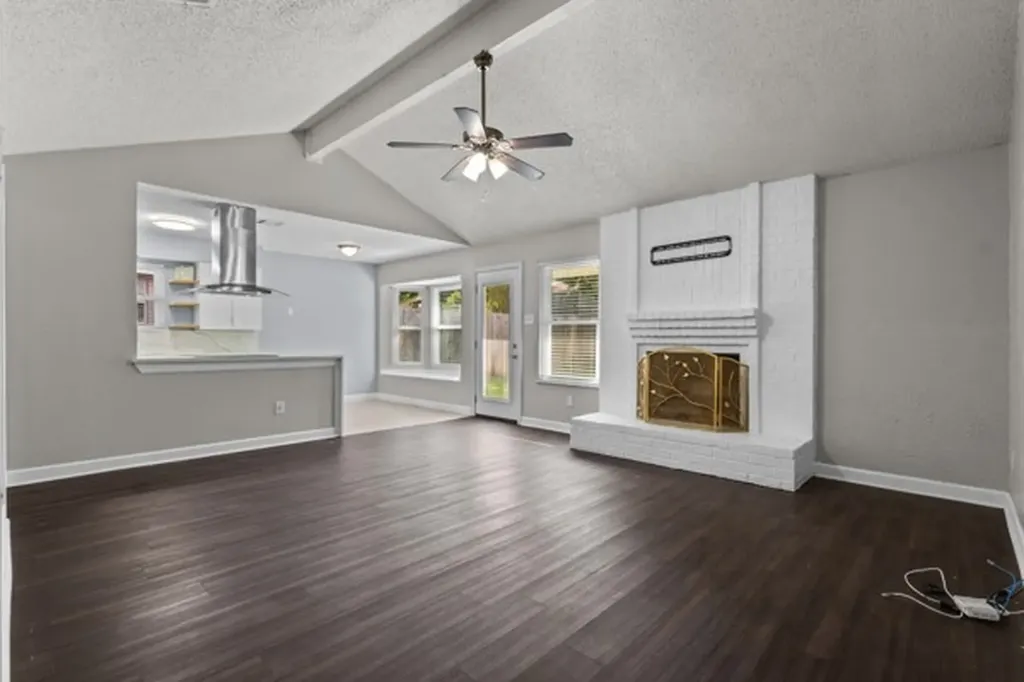 6613 Constitution Drive Watauga TX 76148
