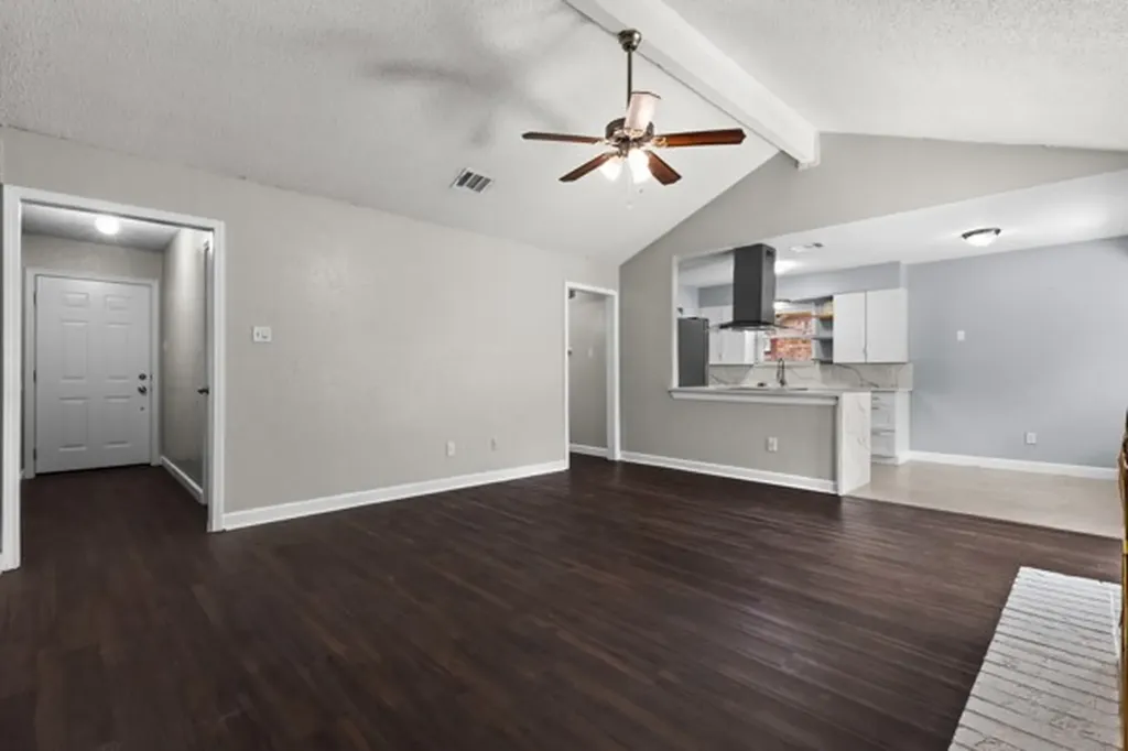 6613 Constitution Drive Watauga TX 76148