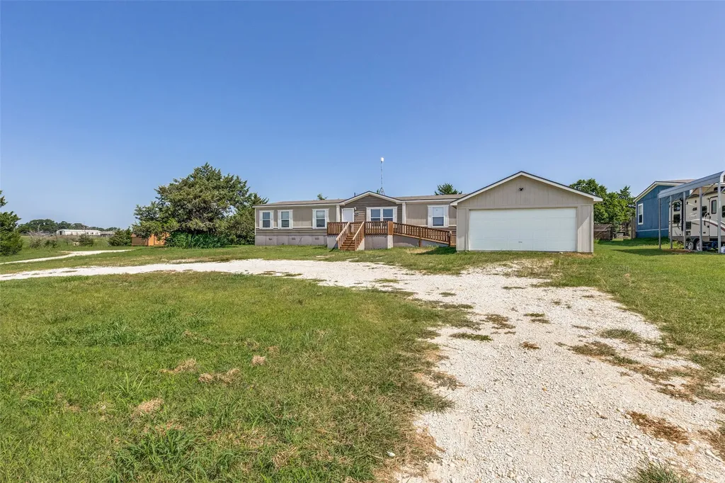 4445 County Road 136 Whitesboro TX 76273