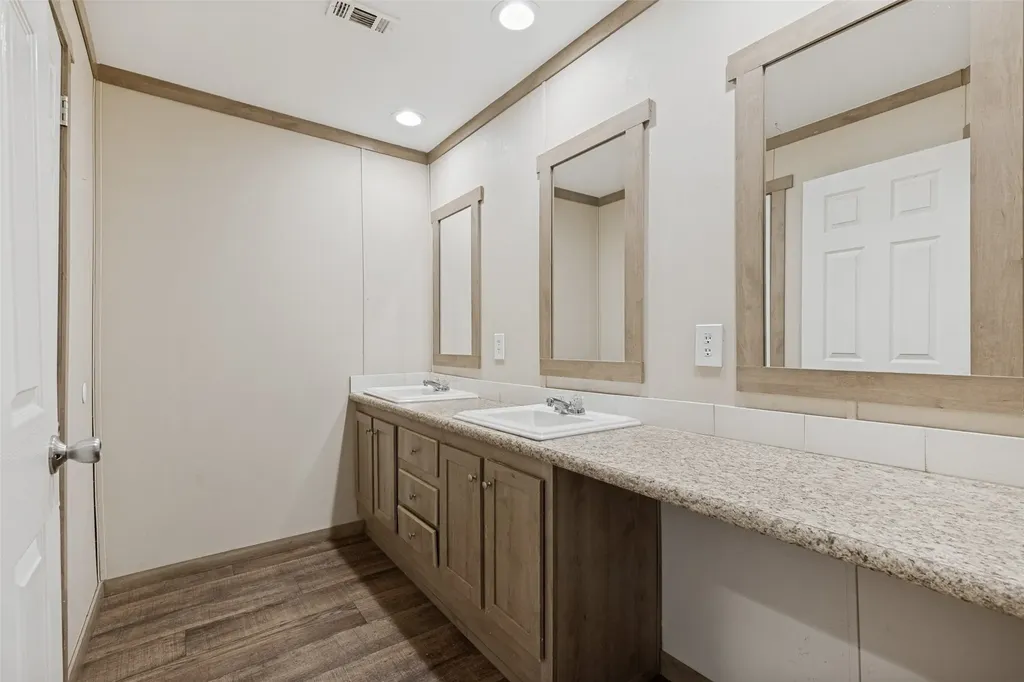 4445 County Road 136 Whitesboro TX 76273