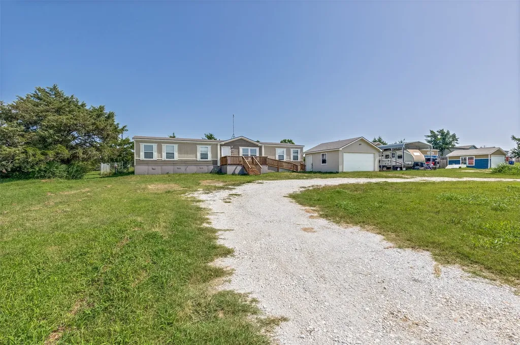 4445 County Road 136 Whitesboro TX 76273