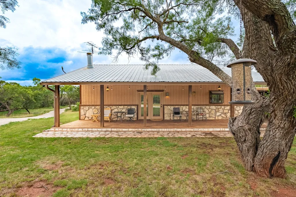 141 Pennington Street Buffalo Gap TX 79508