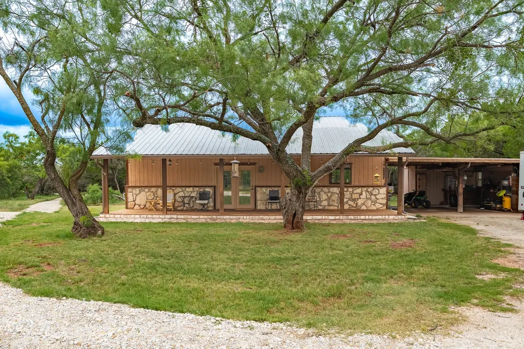 141 Pennington Street Buffalo Gap TX 79508