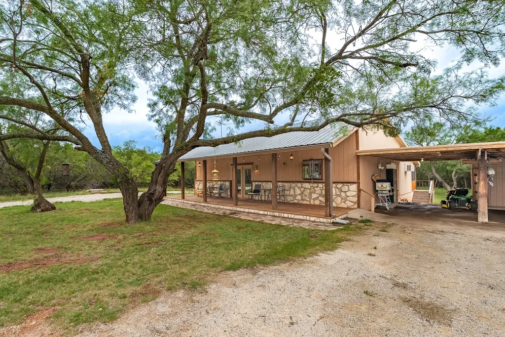 141 Pennington Street Buffalo Gap TX 79508