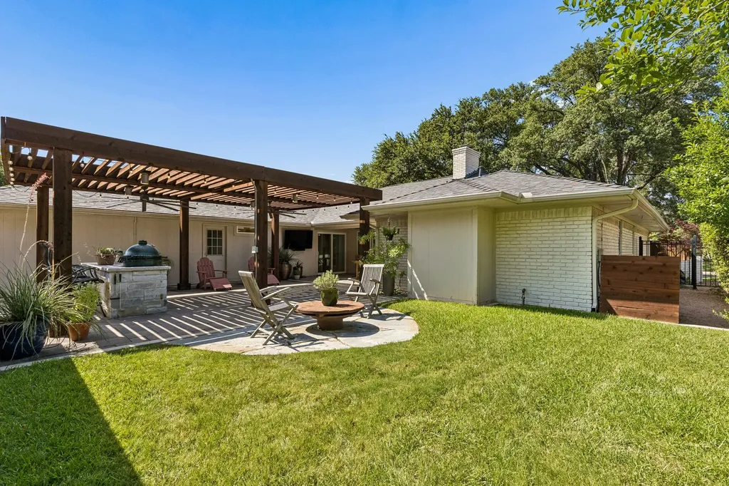 6910 Mill Falls Drive Dallas TX 75248