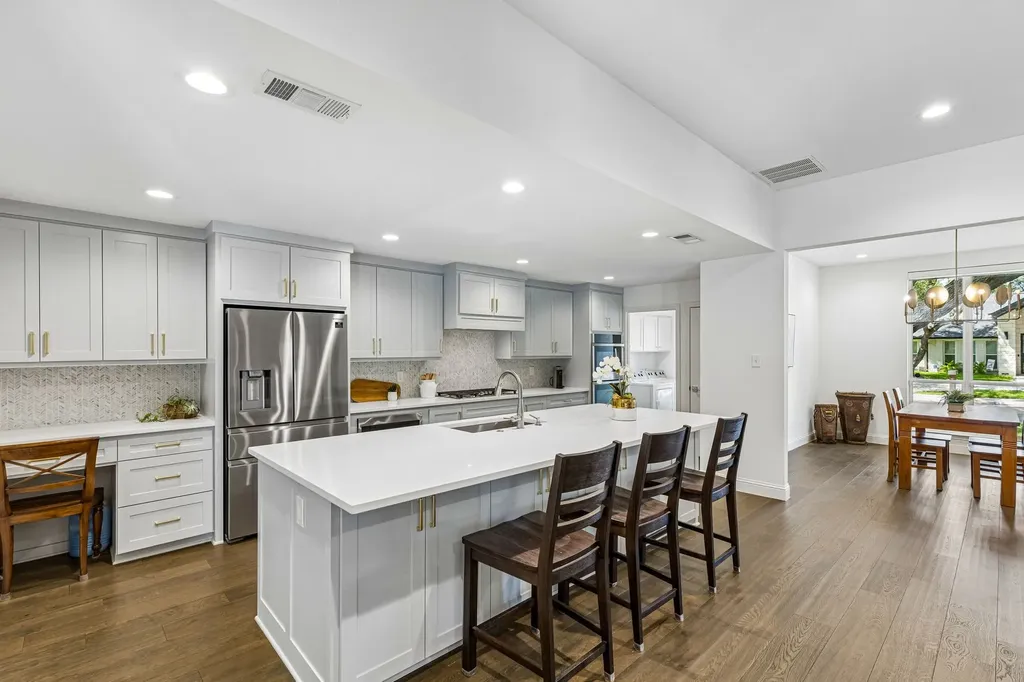 6910 Mill Falls Drive Dallas TX 75248