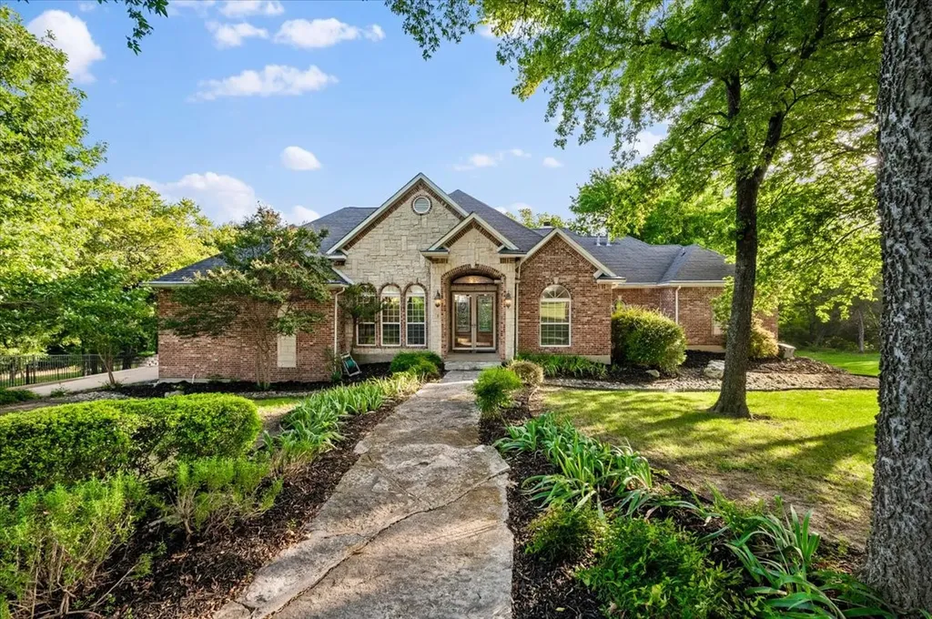 2643 Creekwood Drive Cedar Hill TX 75104