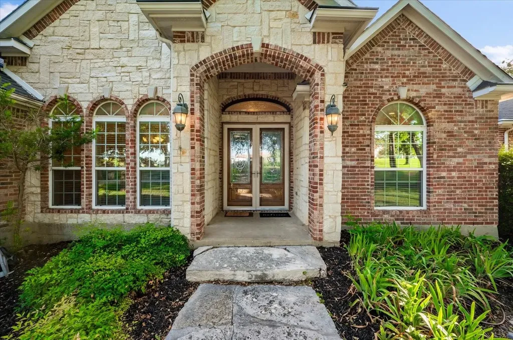 2643 Creekwood Drive Cedar Hill TX 75104