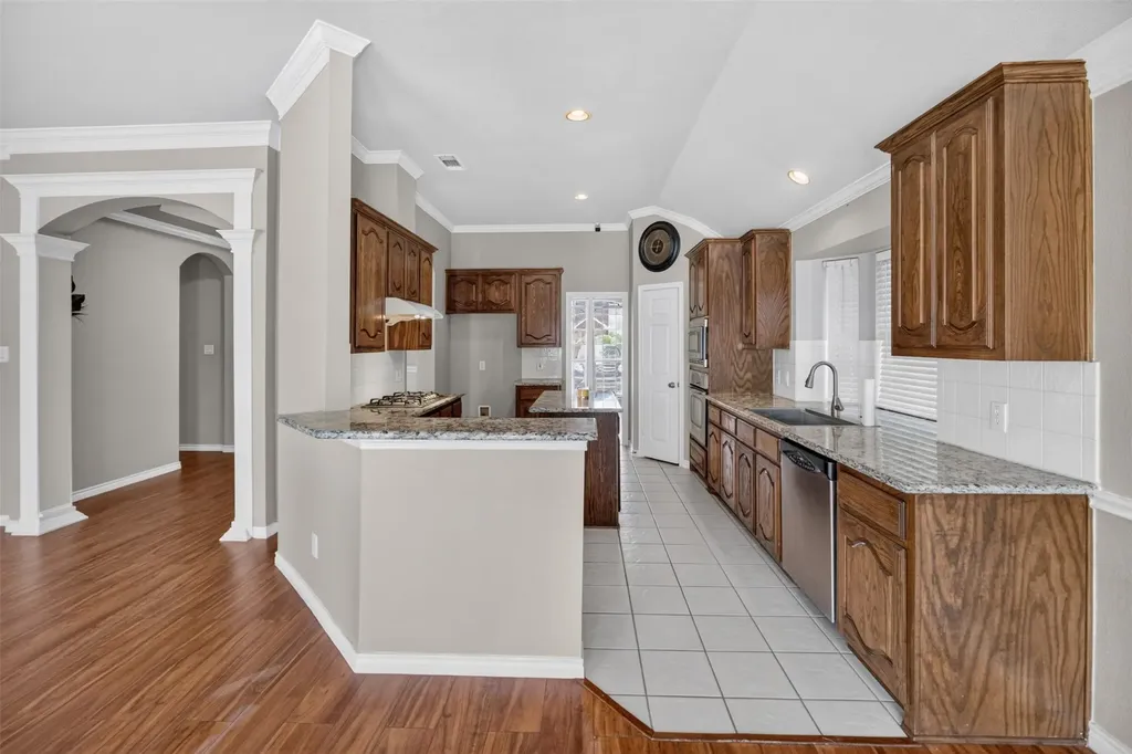 2848 Gillespie Lane Grand Prairie TX 75052