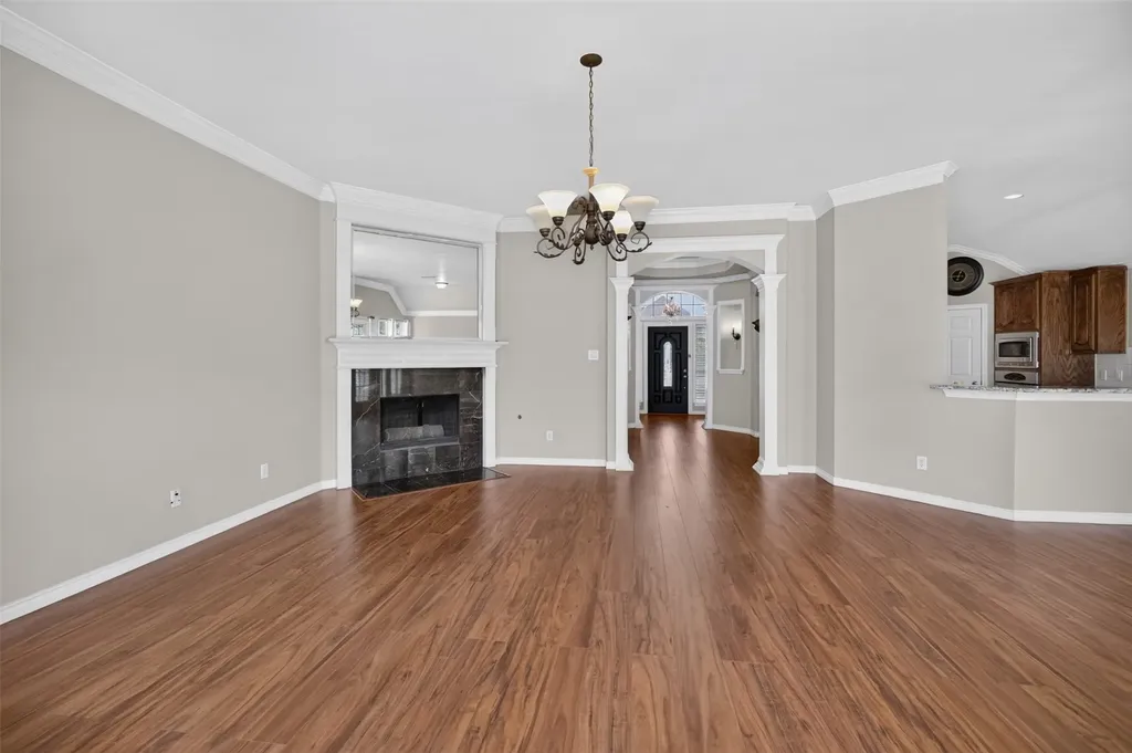 2848 Gillespie Lane Grand Prairie TX 75052