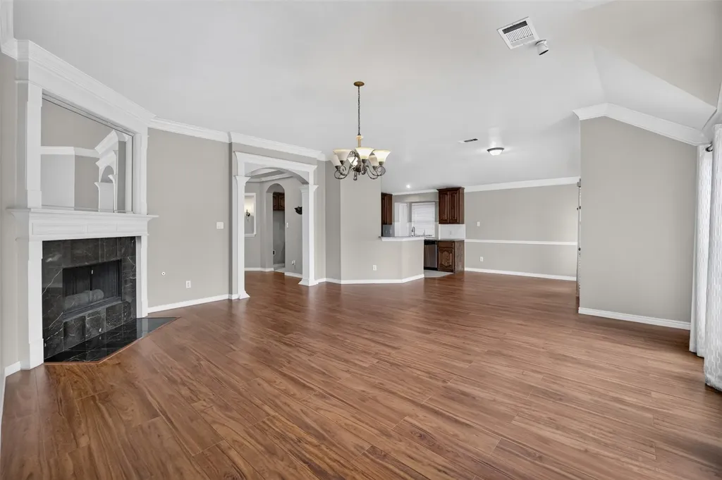 2848 Gillespie Lane Grand Prairie TX 75052