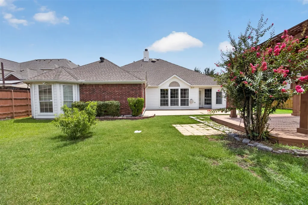 2848 Gillespie Lane Grand Prairie TX 75052