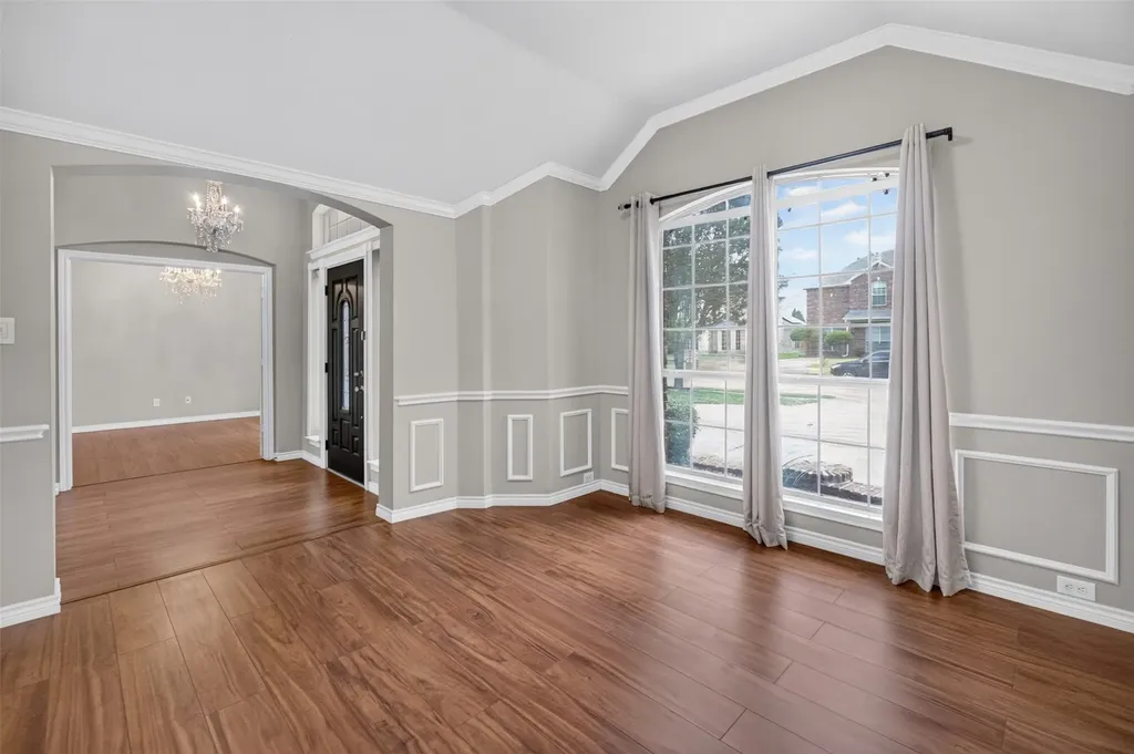2848 Gillespie Lane Grand Prairie TX 75052