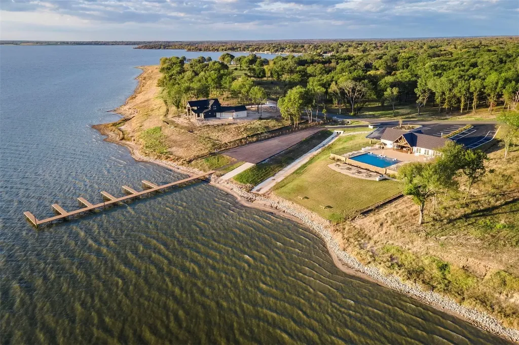 1582 Shoreline Drive Mabank TX 75143