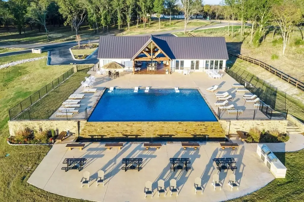 1582 Shoreline Drive Mabank TX 75143