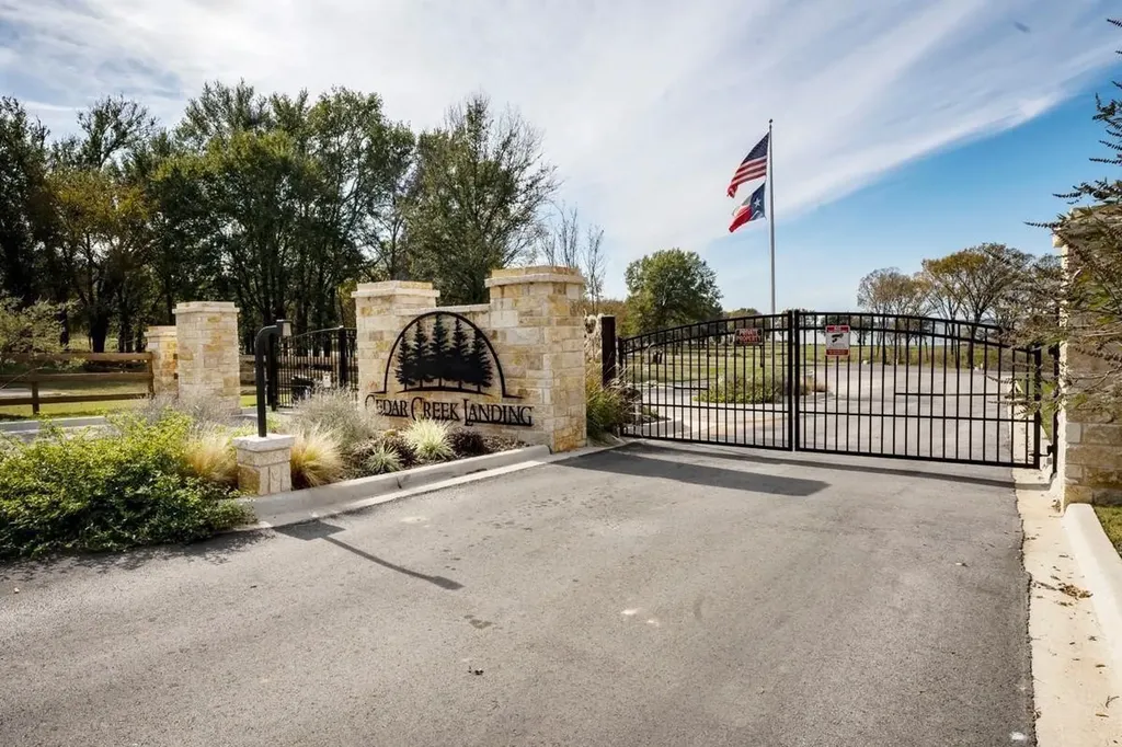 1582 Shoreline Drive Mabank TX 75143