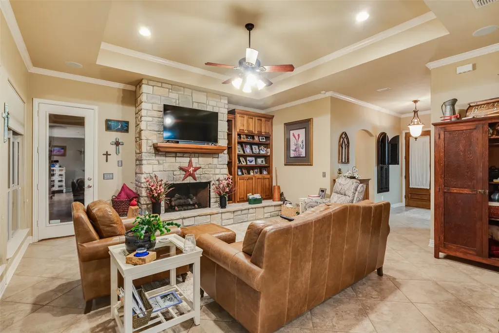 24060 Red Azalea Lindale TX 75771