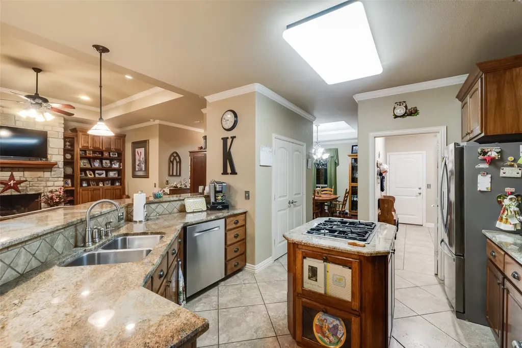 24060 Red Azalea Lindale TX 75771