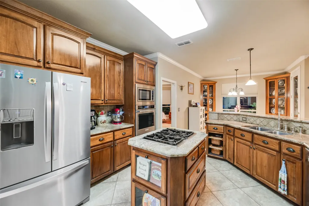 24060 Red Azalea Lindale TX 75771