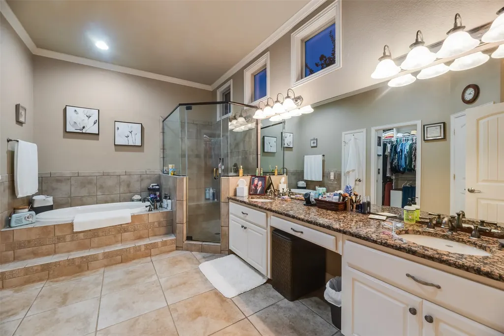24060 Red Azalea Lindale TX 75771