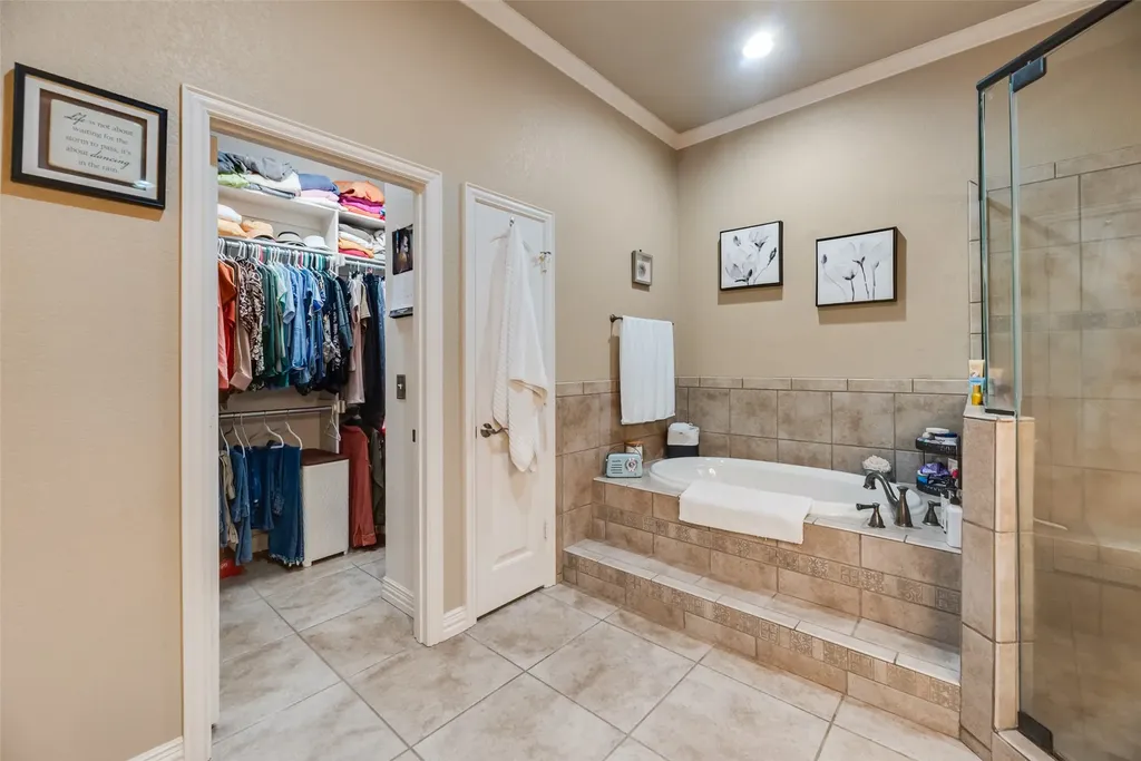 24060 Red Azalea Lindale TX 75771