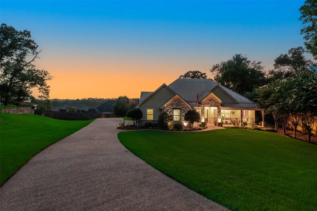 24060 Red Azalea Lindale TX 75771