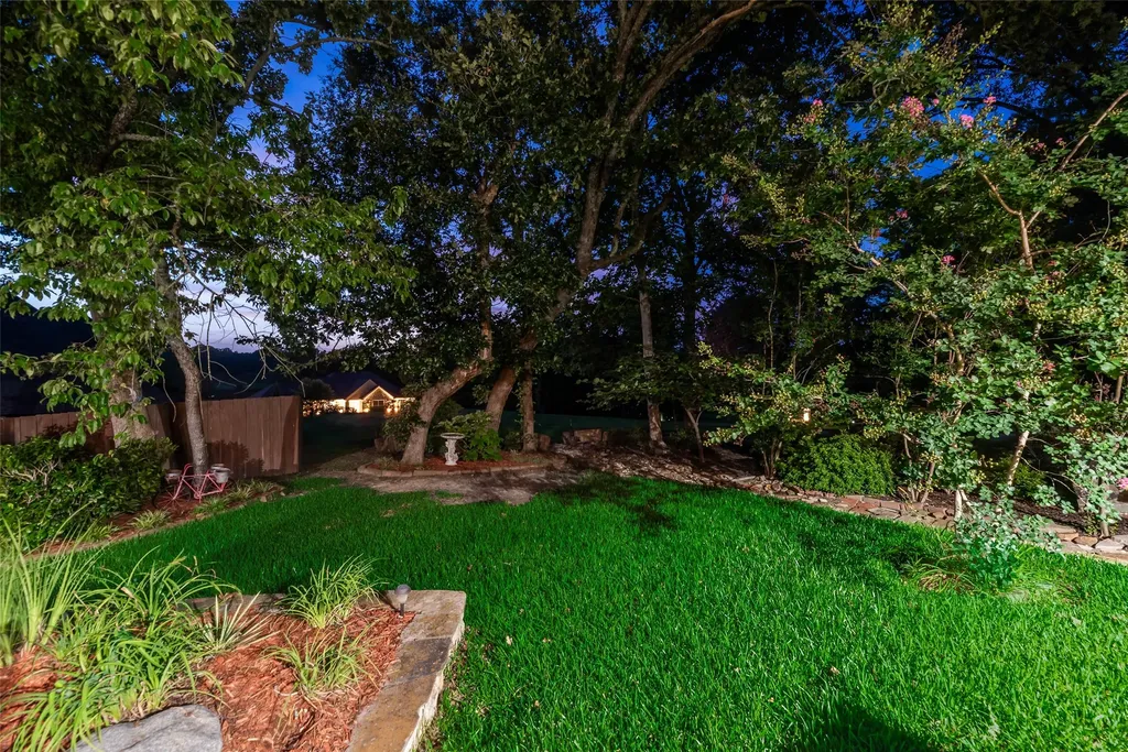 24060 Red Azalea Lindale TX 75771