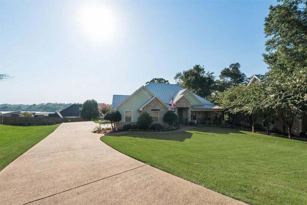 24060 Red Azalea Lindale TX 75771