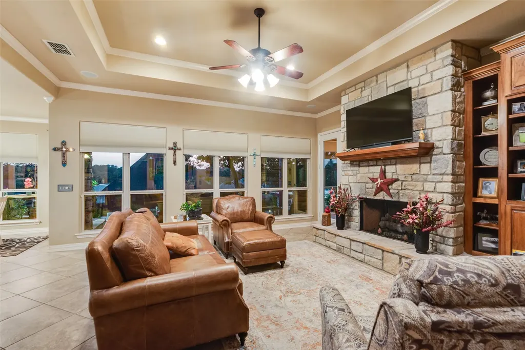 24060 Red Azalea Lindale TX 75771