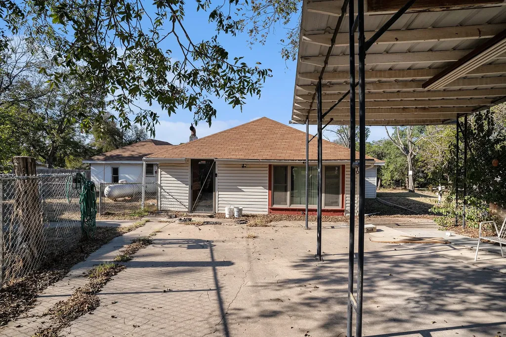 116 Lakeshore Trail Whitney TX 76692