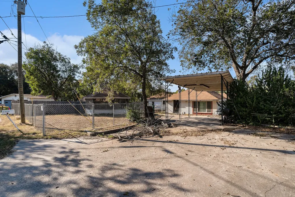 116 Lakeshore Trail Whitney TX 76692
