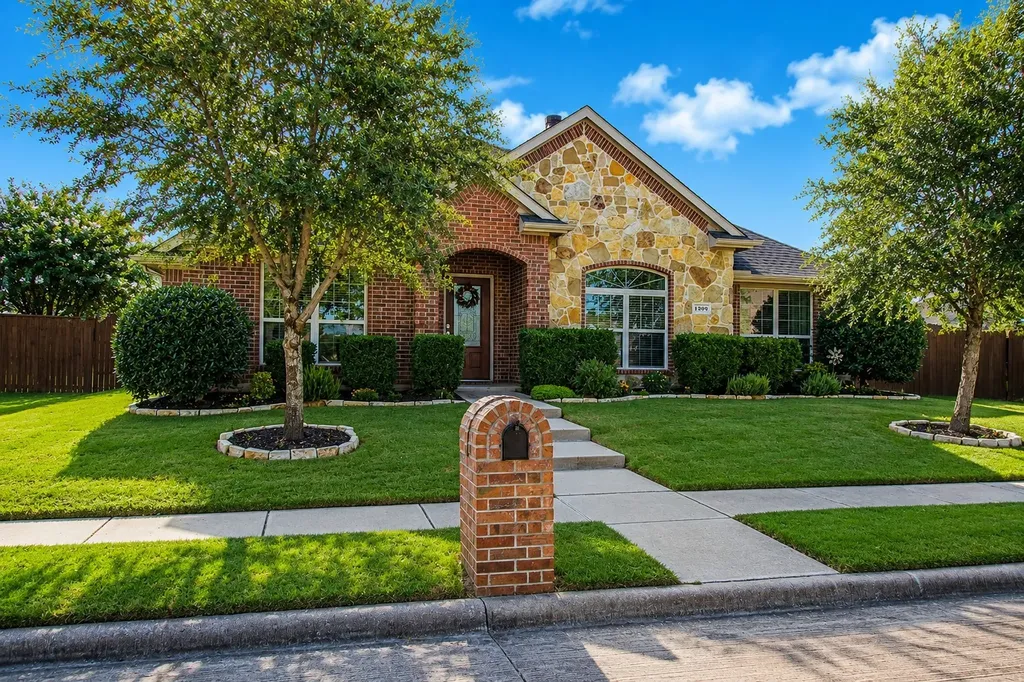 1209 Lost Valley Drive Royse City TX 75189