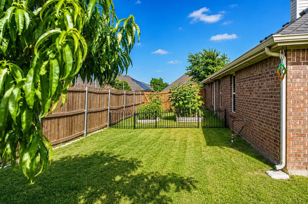 1209 Lost Valley Drive Royse City TX 75189