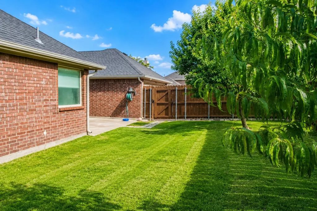 1209 Lost Valley Drive Royse City TX 75189