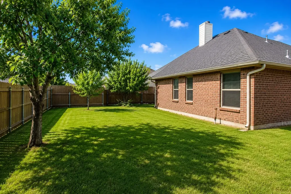 1209 Lost Valley Drive Royse City TX 75189