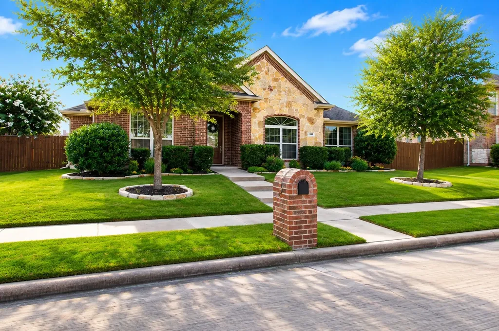 1209 Lost Valley Drive Royse City TX 75189
