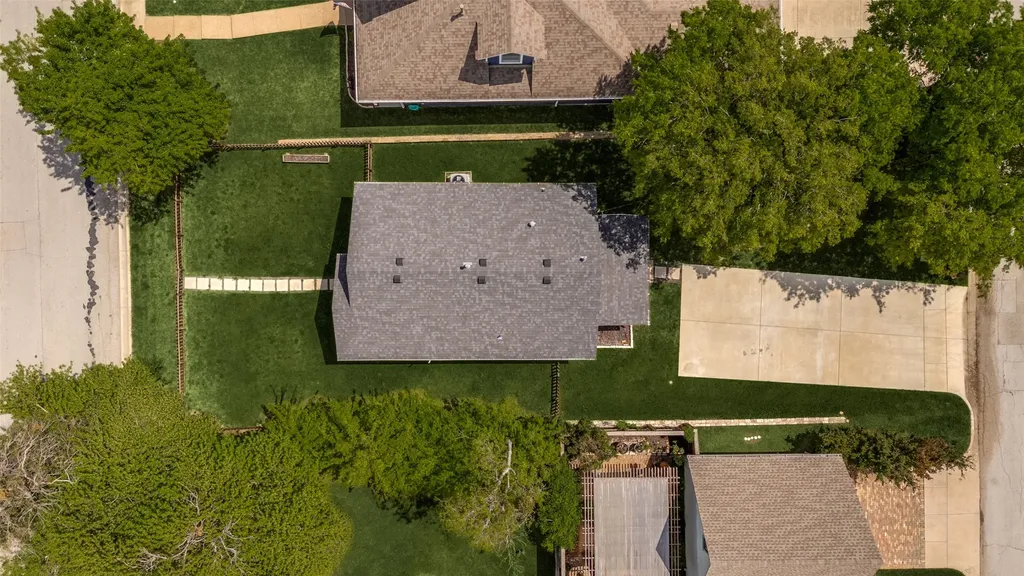 612 E Wall Street Grapevine TX 76051