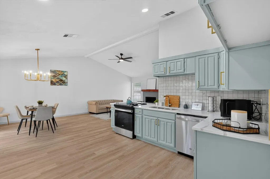 489 Weaver Street Cedar Hill TX 75104