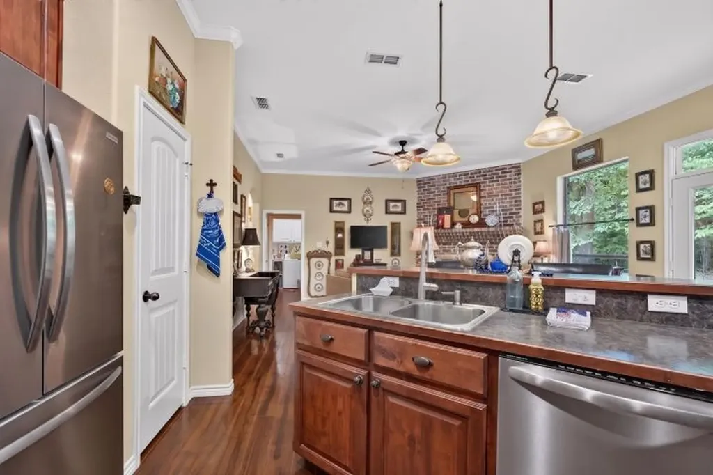 18706 Quiet Anchor Lane Flint TX 75762