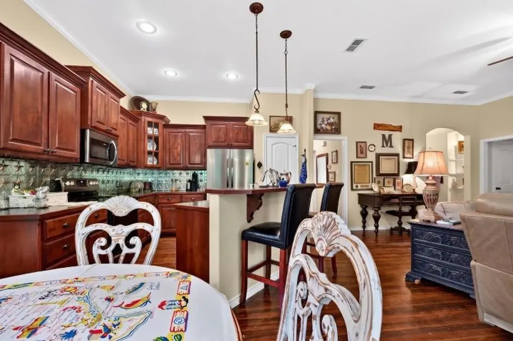 18706 Quiet Anchor Lane Flint TX 75762