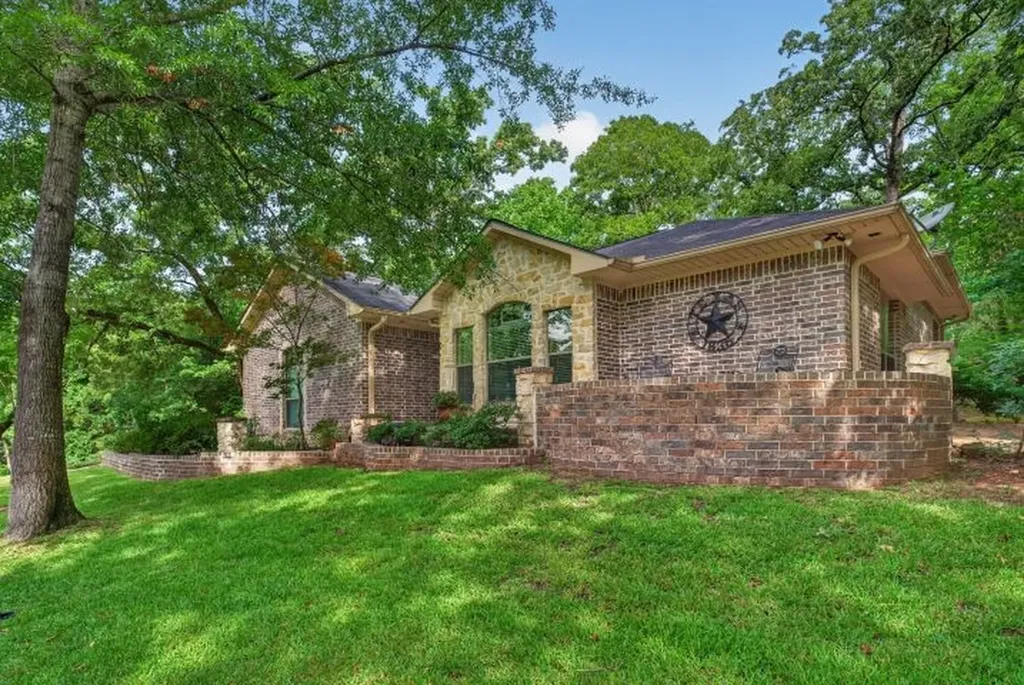 18706 Quiet Anchor Lane Flint TX 75762