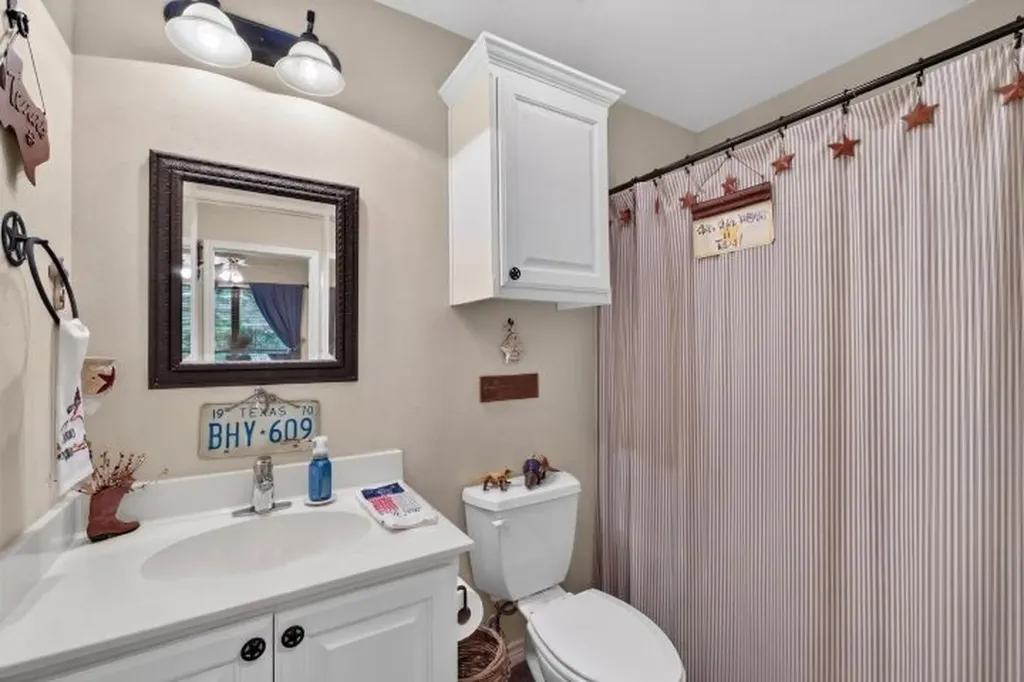 18706 Quiet Anchor Lane Flint TX 75762