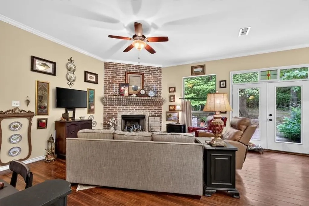 18706 Quiet Anchor Lane Flint TX 75762