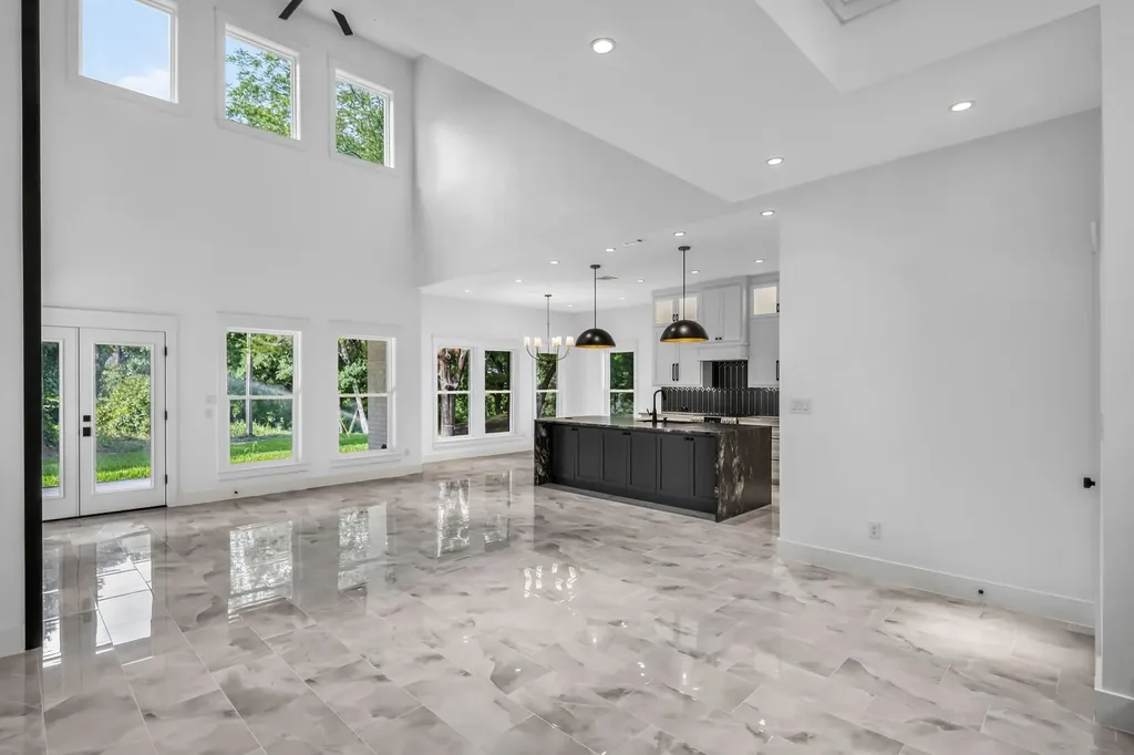105 Forest Brook Drive Oak Leaf TX 75154